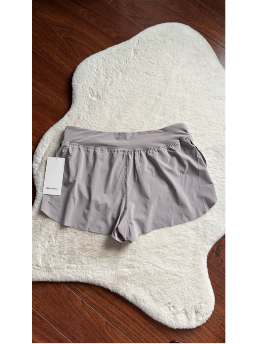 Size 14 Fast and Free
High-Rise
Split Short 3" mauve
grey,